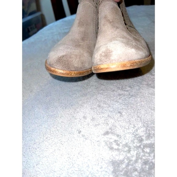 VINCE CAMUTO Taupe Suede Lasercut Side Design Back Zipper Ankle Bootie - Picture 4 of 9